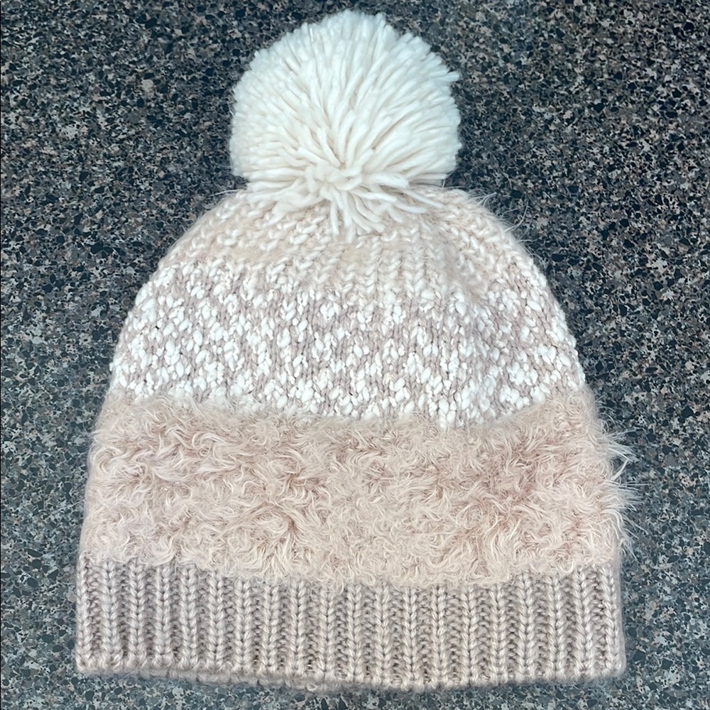 Cozy Cream Knit Pom-Pom Beanie